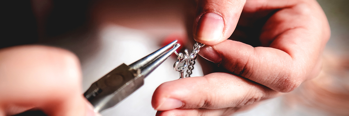 EXPERTS IN JEWELRY REPAIR  Diamond Showcase Longview, WA